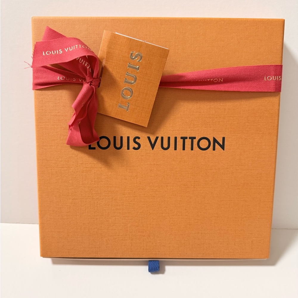 Louis Vuitton Orange Box with Red and Blue Accents - Picture 8 of 15